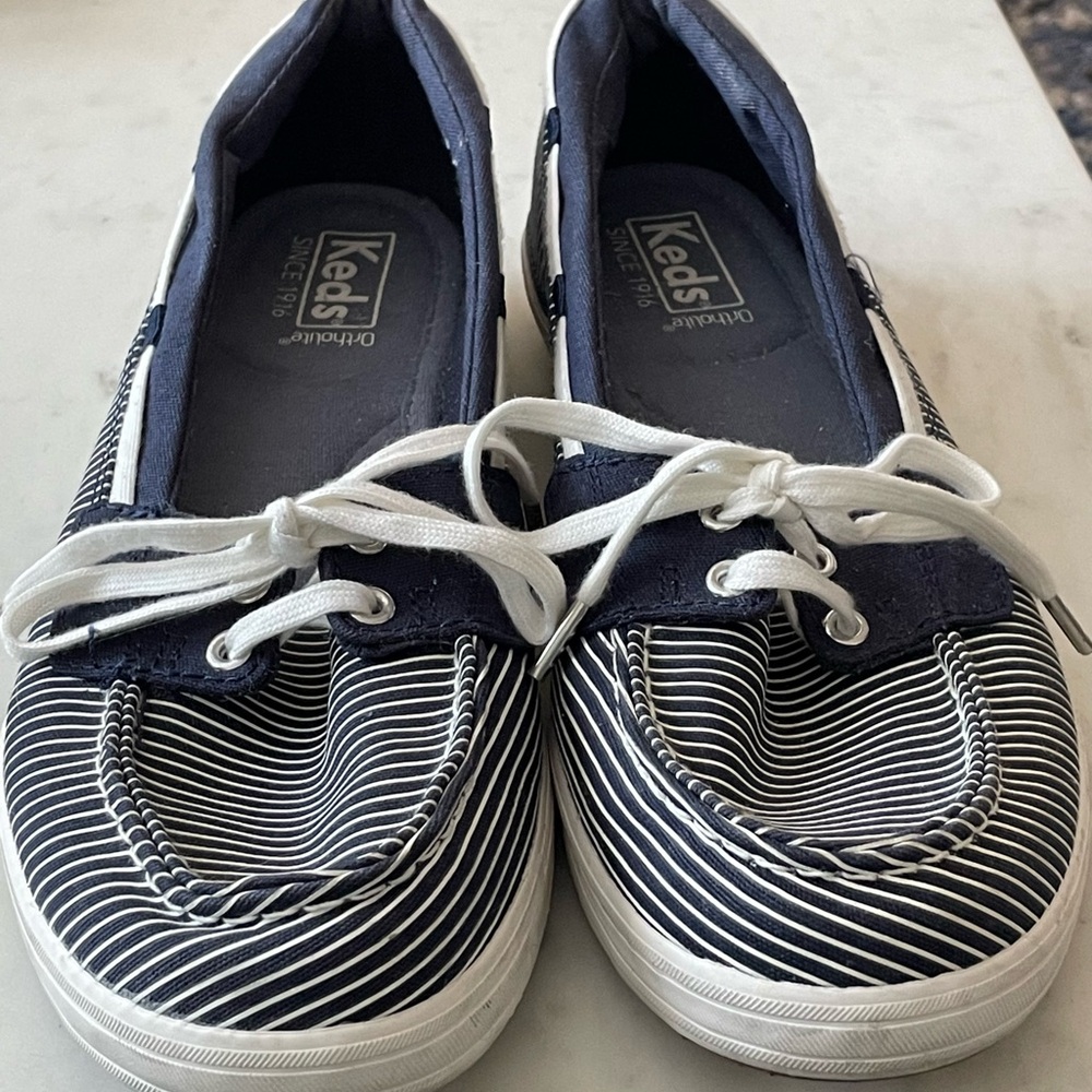 Keds size 8 Navy/white stripe boat style shoes